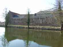 Zicht op het binnenplein van het kasteel van Nieuwenhoven